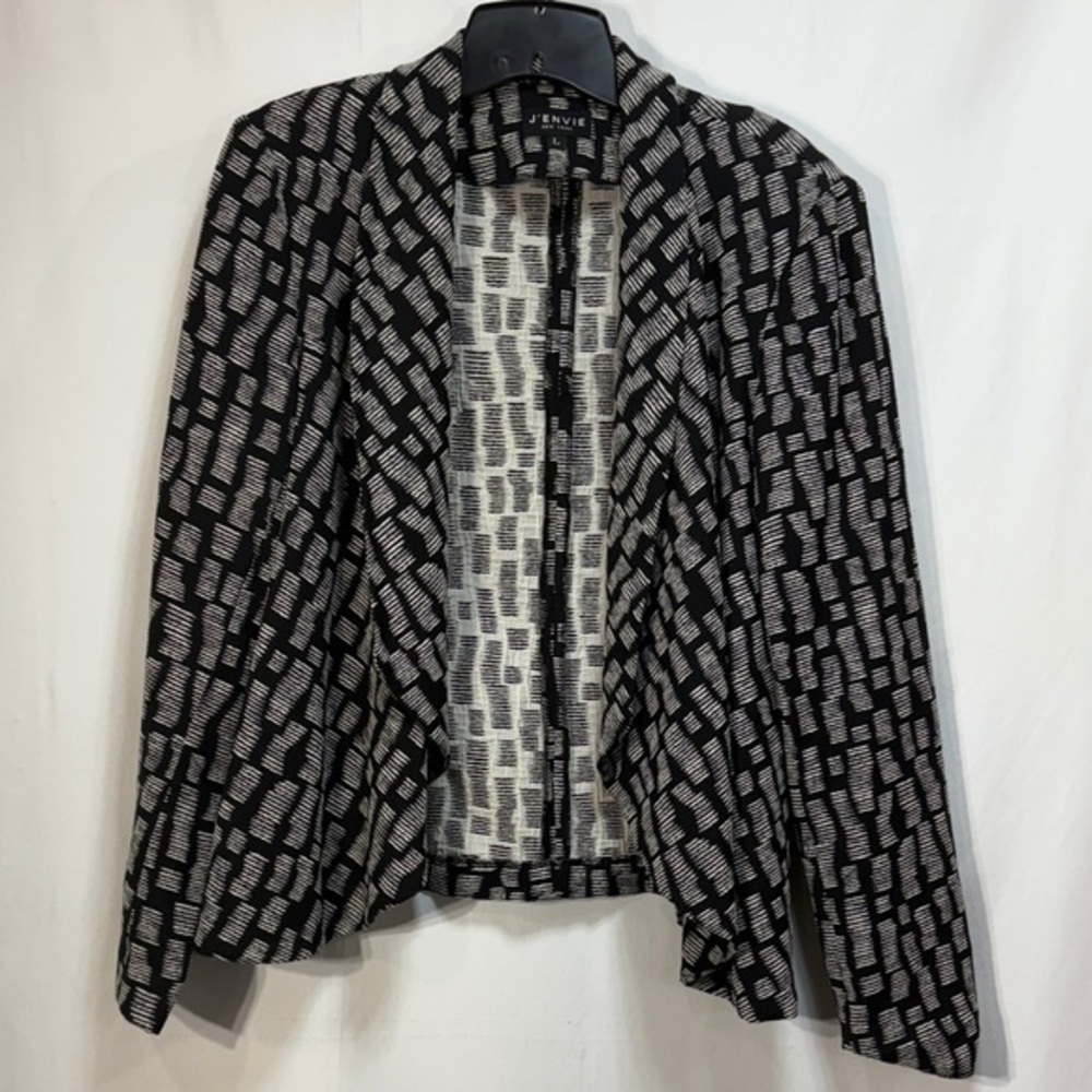 🐇 J’Envie open front Black and White knit Blazer